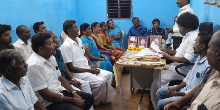 தூத்துக்குடி புதிய பேருந்து நிலையத்திற்கு காமராஜர் பெயர் சூட்ட வேண்டும் ஒபிஎஸ் அணி தீர்மானம்