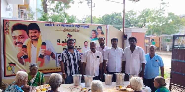 உதயநிதி ஸ்டாலின் பிறந்தநாளை முன்னிட்டு வடக்கு மாவட்ட திமுக இளைஞர் அணி சார்பில் உணவு வழங்கப்பட்டது. 