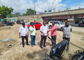 தூத்துக்குடி புதிய பேருந்து நிலையம் பகுதியில் மேயர் ஜெகன் பெரியசாமி ஆய்வு