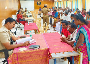 தூத்துக்குடி எஸ்பி பாலாஜி சரவணன் தலைமையில் மக்கள் குறைதீர்க்கும் நாள் கூட்டம் எஸ்பி