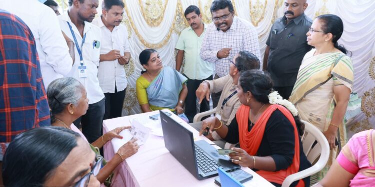 தூத்துக்குடியில் மருத்துவ காப்பீட்டு திட்ட சிறப்பு முகாமை அமைச்சர் கீதாஜீவன் தொடங்கி வைத்தார்