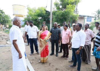 தூத்துக்குடி மாநகராட்சி 7வது வார்டு பகுதியில் அமைச்சர் கீதாஜீவன் ஆய்வு மேற்கொண்டார்.