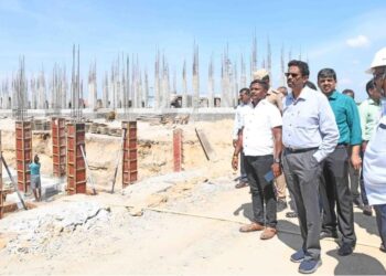 மாப்பிள்ளையூரணி ஊராட்சி பகுதிகளில் பல்வேறு திட்டப்பணிகள் குறித்து கலெக்டர் லட்சுமிபதி நேரில் ஆய்வு – பஞ்சாயத்து தலைவர் சரவணக்குமார் பங்கேற்பு!!!