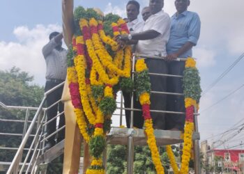 தூத்துக்குடியில் அம்பேத்கர் நினைவு நாளையொட்டி அவரது சிலைக்கு அமைச்சர் கீதாஜீவன் மாலை அணிவித்து மரியாதை!!!