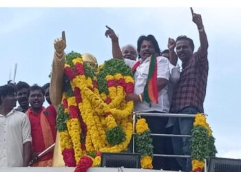 அம்பேத்கர் 67வது நினைவு தினம்:   பெருந்தலைவர் மக்கள் கட்சி சார்பில் எஸ்.பி.மாரியப்பன் தலைமையில் நிர்வாகிகள் மாலை அணிவித்து மரியாதை!!!