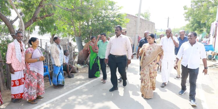 தூத்துக்குடியில் அம்பேத்கர் நினைவு நாளையொட்டி அவரது சிலைக்கு அமைச்சர் கீதாஜீவன் மாலை அணிவித்து மரியாதை!!!