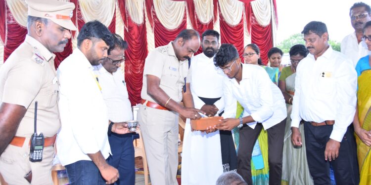 நாசரேத்தில் நல்ல சமாரியன் மனநல காப்பகத்திற்கு புதிய கட்டிடம் அடிக்கல் நாட்டு விழா !! சாத்தான்குளம் டிஎஸ்பி அருள் அடிக்கல் நாட்டினார்.