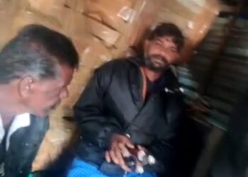 கொடைக்கானல் பெருமாள் மலைப் பகுதியில் 24 மணி நேரமும் கள்ளச்சாராயம் மற்றும் போலி மதுபானம் விற்பனை படுஜோர்!!   உளவுத்துறை மற்றும் மதுவிலக்கு போலீசாருக்கு டிமிக்கி கொடுத்த சமூக விரோதிகள் பகீர் தகவல் !!!