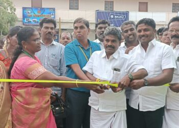 மாப்பிள்ளையூரணி ஊராட்சியில் புதிய மின்மாற்றிகள் சண்முகையா எம்எல்ஏ துவக்கி வைத்தார், பஞ். தலைவர் சரவணக்குமார் பங்கேற்பு