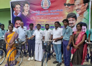 நாட்டிற்கும் வீட்டிற்கும் மாணவ மாணவிகள் பெருமை சேர்க்க வேண்டும் மாப்பிள்ளையூரணி பள்ளியில் சைக்கிள் வழங்கி சண்முகையா எம்.எல்.ஏ பேச்சு