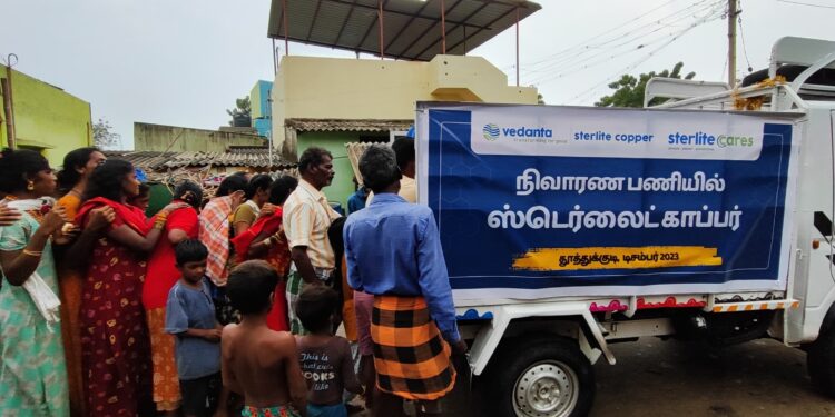 தூத்துக்குடியில் மழைவெள்ள பாதிப்புக்குள்ளானோருக்கு   ஸ்டெர்லைட் காப்பர் நிறுவனம் உதவி