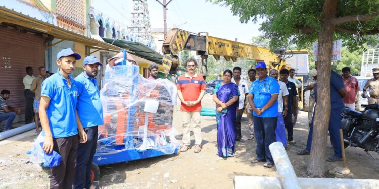 மாப்பிள்ளையூரணி ஊராட்சிக்கு புதிய மின்மோட்டர் அமைச்சர் கீதாஜீவன் வழங்கினார்.