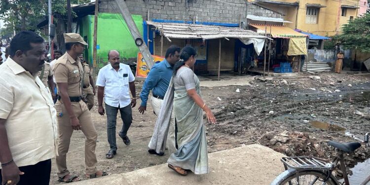 தூத்துக்குடியில் மழை வெள்ளம் பாதித்த பகுதிகளில் அமைச்சர் கீதாஜீவன் ஆய்வு