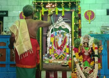 தூத்துக்குடி சண்முகபுரம் கோவிலில் 301 திருவிளக்கு பூஜை நடைபெற்றது.