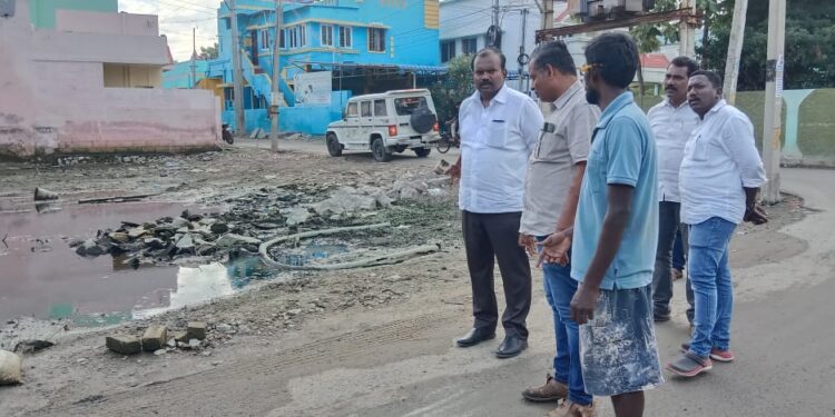 தூத்துக்குடியில் மழை வெள்ளத்தால் பாதிக்கப்பட்ட பல்வேறு இடங்களில் மேயர் ஜெகன் பெரியசாமி ஆய்வு