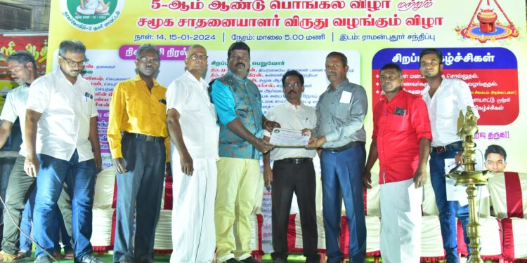 தூத்துக்குடி சந்திவிநாயகர் கோவிலில் 8ம் ஆண்டு வருஷாபிஷேக விழாவை முன்னிட்டு திருவிளக்கு பூஜை நடைபெற்றது