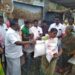 தூத்துக்குடியில் மழை வெள்ளத்தால் பாதிக்கப்பட்ட பொதுமக்களுக்கு முன்னாள் அமைச்சர் சி.த. செல்லப்பாண்டியன் நலத்திட்ட உதவிகளை வழங்கினார்.