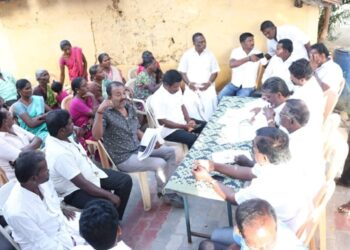 2024 நாடாளுமன்றத் தேர்தல் பணி விறுவிறுப்பு :  ஓட்டப்பிடாரம் தொகுதி பொறுப்பாளர்கள் சண்முகையா,  எம்.எல்.ஏ,  பஞ்.தலைவர் சரவணகுமார்    தலைமையில்  பூத் கமிட்டி, பாக முகவர்  களுடன் முக்கிய ஆலோசனை