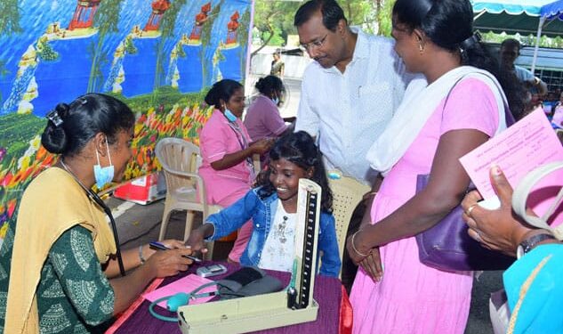 நாலுமாவடி புது வாழ்வு பன்னோக்கு மிஷன் மருத்துவமனையில் இலவச மருத்துவ முகாம்! சகோ. மோகன் சி.லாசரஸ் ஜெபித்து துவக்கி வைத்தார். கிராம மக்கள் 300-க்கும் மேற்பட்டோர்கள் கலந்து கொண்டு சிகிச்சை பெற்றனர்.