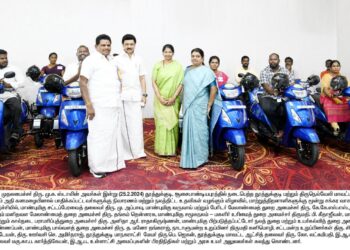 மழை வௌ்ள காலத்தில் கனிமொழியை போலவே தூத்துக்குடி மாவட்டத்தின் பெண் சிங்கமாக விளங்கும் கீதாஜீவனும், அமைச்சராகவும் செயல் வீரராகவும் இருக்கக்கூடிய அனிதா ராதாகிருஷ்ணனும் மக்களோடு மக்களாக இருந்து மக்களை காப்பாற்றினார்கள். தூத்துக்குடி விழாவில் முதலமைச்சர் ஸ்டாலின் புகழாரம் 