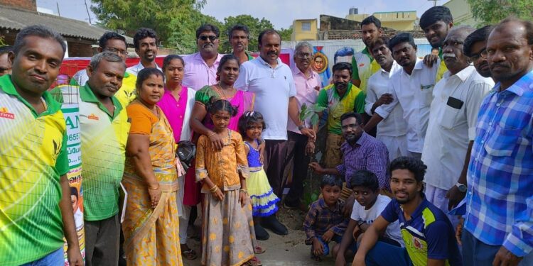 தூத்துக்குடியில் முதல்வர் பிறந்தநாளையொட்டி மேயர் ஜெகன் பெரியசாமி மரக்கன்று நட்டினார்.