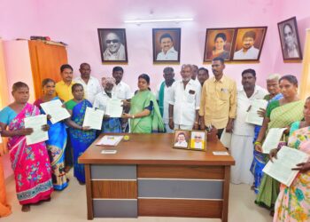 தூத்துக்குடியில் அமைச்சர் கீதாஜீவன் 19 பேருக்கு பட்டா வழங்கினார்