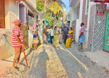 தூத்துக்குடியில் புதிய பேவர் பிளாக் சாலை பணிகள் அமைச்சர் கீதாஜீவன் தொடங்கி வைத்தார்.