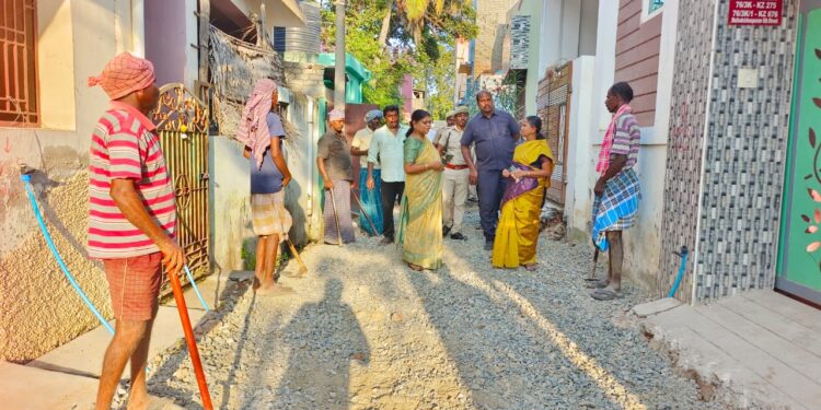 தூத்துக்குடியில் புதிய பேவர் பிளாக் சாலை பணிகள் அமைச்சர் கீதாஜீவன் தொடங்கி வைத்தார்.