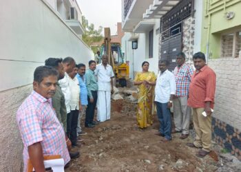 தூத்துக்குடியில் புதிய பேவர் பிளாக் சாலை கால்வாய் பணிகளை அமைச்சர் கீதாஜீவன் தொடங்கி வைத்தார்.