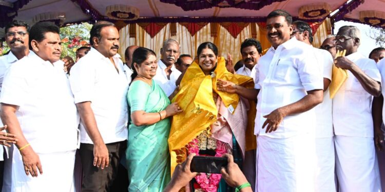 தூத்துக்குடி நாடாளுமன்ற உறுப்பினர் வேட்பாளராக மீண்டும் கனிமொழி:  அமைச்சர்கள், மேயர், சட்டமன்ற உறுப்பினர்கள், கூட்டணிக் கட்சியினர் கொடுத்த வரலாறு காணாத வரவேற்பு!!  திக்கு முக்காடியது தூத்துக்குடி..வரவேற்பு நிகழ்வில் கனிமொழி உருக்கம்!!!