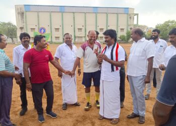 தூத்துக்குடியில் அதிமுக வேட்பாளர் சிவசாமி வேலுமணி தீவிர வாக்கு சேகரிப்பு