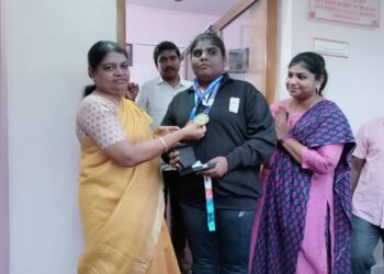 விளையாட்டு போட்டியில் தூத்துக்குடி மாணவி சாதனை அமைச்சர் கீதாஜீவன் பாராட்டு