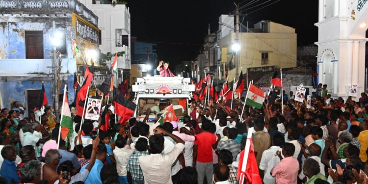 இந்தியா கூட்டணி ஆட்சி அமைந்ததும் உதயசூரியன் சின்னமும், சிலிண்டர் விலையும், நமது கை செய்கையும் ஒன்றுதான் – பிரச்சாரத்தில் கனிமொழி கருணாநிதி பேச்சு அமைச்சர் கீதாஜீவன், மேயர் ஜெகன் பொியசாமி பங்கேற்பு