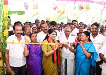 எல்லோரையும் மிரட்டி பாஜக ஆட்சியை தக்கவைக்க முயற்சி செய்கிறது: கனிமொழி எம்.பி குற்றச்சாட்டு!