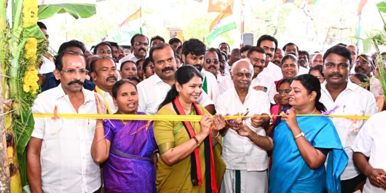 எல்லோரையும் மிரட்டி பாஜக ஆட்சியை தக்கவைக்க முயற்சி செய்கிறது: கனிமொழி எம்.பி குற்றச்சாட்டு!