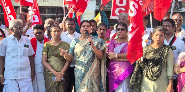 தூத்துக்குடியில் போக்குவரத்து தொழிற்சங்கம் சார்பில் கனிமொழிக்கு வாக்கு சேகாிப்பு அமைச்சர் கீதாஜீவன் தொடங்கி வைத்தார்.