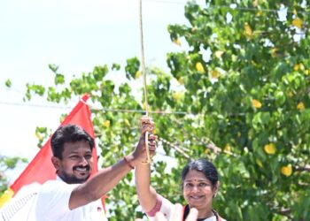 21ல் அடிமை ஆட்சிக்கு முடிவு கட்டினோம் 24ல் சா்வாதிகார ஆட்சிக்கு முடிவு கட்ட வேண்டும். தூத்துக்குடியில் கனிமொழிக்கு வாக்கு ேசகாித்து அமைச்சர் உதயநிதிஸ்டாலின் விளாசல் 