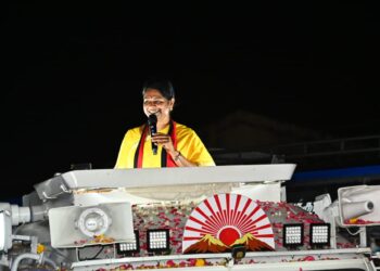 ஜனநாயக ஆட்சி மலர இந்தியா கூட்டணிக்கு வாக்களிக்க வேண்டும். தூத்துக்குடி பிரச்சாரத்தில் கனிமொழி பேச்சு