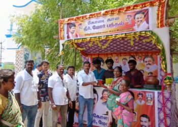 மாப்பிள்ளையூரணியில் திமுக சார்பில் கோடைகால நீர் மோர் பந்தல் தெற்கு மாவட்ட இளைஞர் அணி துணை அமைப்பாளர் வக்கீல் பால்துரை திறந்து வைத்து பொதுமக்களுக்கு குளிர்பானங்கள் வழங்கினார்.