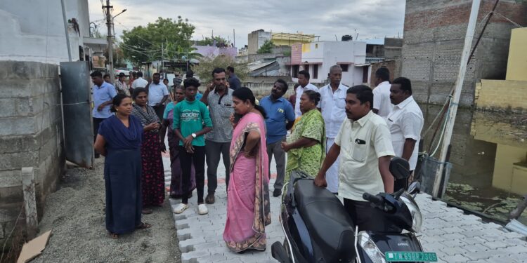 தூத்துக்குடி பகுதியில் நடைபெறும் பணிகளை அமைச்சர் கீதாஜீவன் ஆய்வு செய்தார்.