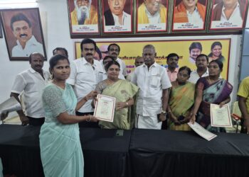 முயற்சி பயிற்சி இருந்தால் எல்லா துறைகளிலும் சாதிக்கலாம் பொியசாமி நினைவு கல்வி அறக்கட்டளை விழாவில் அமைச்சர் கீதாஜீவன் பேசினார்.