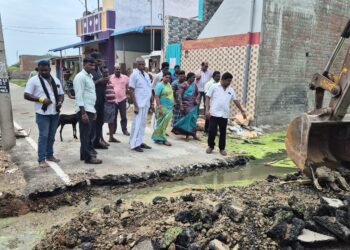 குரூப்1 தேர்வில் வெற்றி பெற்று துணை ஆட்சியராக பதவி ஏற்க இருக்கும் கோகுல் சிங்க்கு சண்முகையா எம்.எல்.ஏ, யூனியன் சேர்மன் ரமேஷ் வாழ்த்து தொிவித்தனர்.