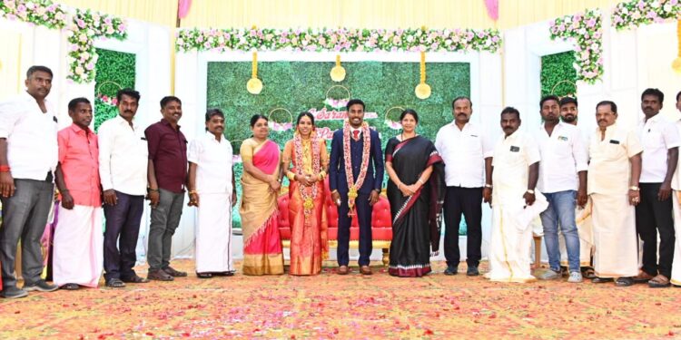 தூத்துக்குடி ஒன்றிய திமுக துணைச்செயலாளர் கணேசன் இல்லத்திருமண விழா கனிமொழி எம்.பி, அமைச்சர் கீதாஜீவன், சண்முகையா எம்.எல்.ஏ, மேயர் ஜெகன் பொியசாமி, பங்கேற்பு