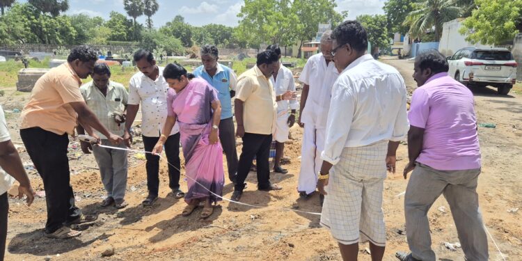 தூத்துக்குடியில் 5வது வார்டுக்குட்பட்ட அய்யர்விளை பகுதியில் அமைச்சர் கீதாஜீவன் ஆய்வு