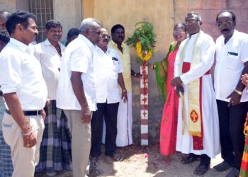 பனிமய மாதா கோவில் திருவிழாவையொட்டி பொருட்காட்சி கால்நட்டு விழா நடைபெற்றது.