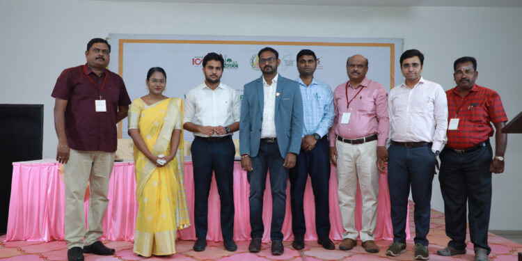 தூத்துக்குடியில் கட்டுநர் சங்க கருத்தரங்கை மாநகராட்சி ஆணையர் மதுபாலன் துவக்கிவைத்தார்