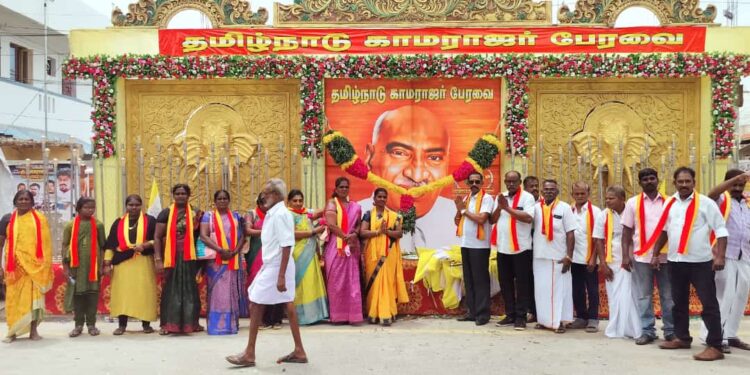 பெருந்தலைவர் காமராஜரின் 122 வது பிறந்தநாள் விழாவை முன்னிட்டு தூத்துக்குடி மாவட்ட சமத்துவ மக்கள் கழகம் சார்பில் உற்சாக கொண்டாட்டம்