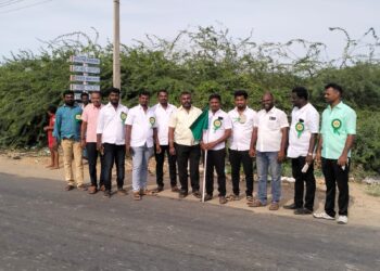 காமராஜர் பிறந்தநாளை முன்னிட்டு மாப்பிள்ளையூரணியில் மாட்டுவண்டி போட்டி ஊராட்சி மன்ற தலைவர் சரவணக்குமார் தொடங்கி வைத்தார். 