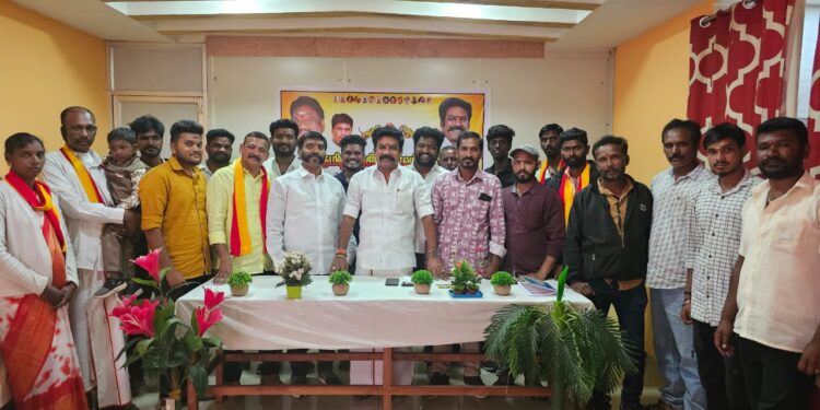 கொடைக்கானல் மக்கள் பிரச்சனையில் அலட்சியம் காட்டும் அதிகாரிகள் – தமிழ் தேசிய பார்வர்ட் பிளாக் கட்சி ஒன்றிய நகர நிர்வாகிகள் ஆலோசனை கூட்டத்தில் பொதுசெயலாளர் வதிலை செல்வம் கடும் கண்டனம்