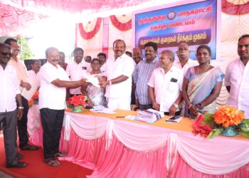 தெற்கு மண்டலத்தில் நடைபெற்ற குறைதீா்க்கும் முகாமில் 126 மனுக்களில் 4 மனுக்களுக்கு உடனடியாக தீர்வு மேயர் ஜெகன் பொியசாமி அதிரடி